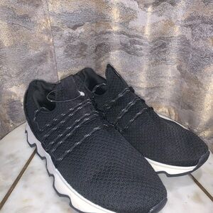 Cushionaire Women's Zyler lace-up knit sneakers Size 10